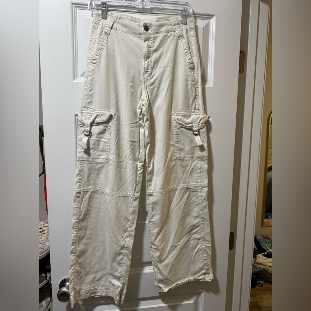 American Eagle Outfitters Cream Cargo Pants